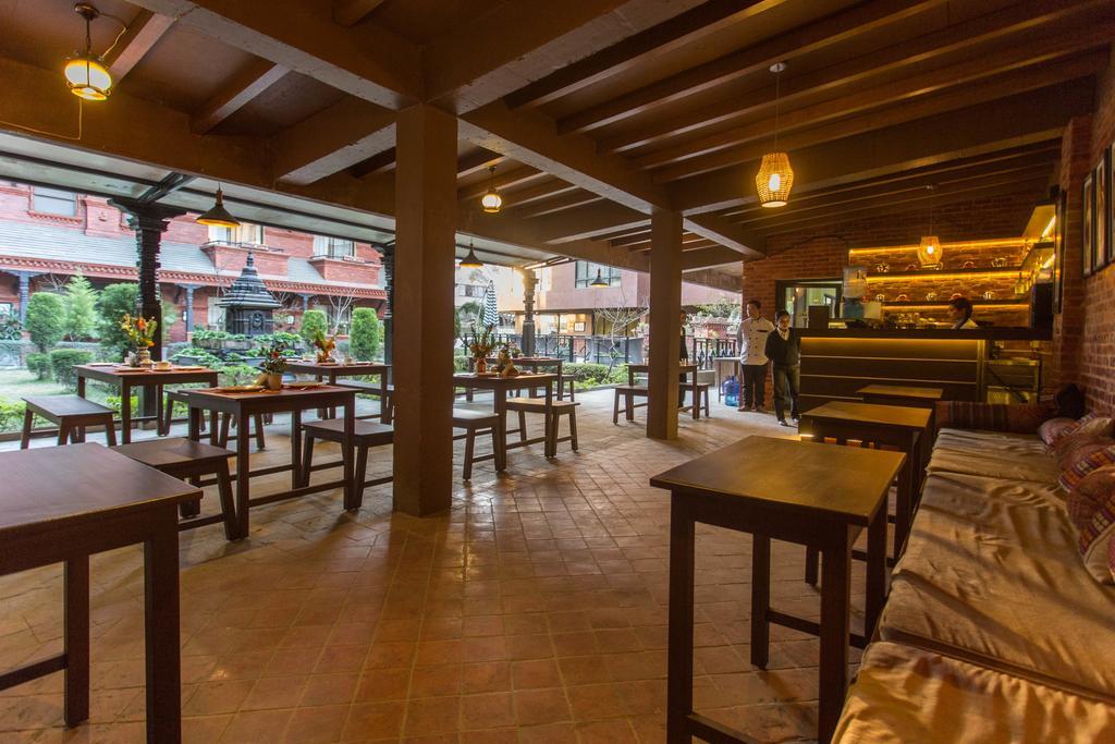 Hotel Siddhi Manakamana Катманду Екстериор снимка