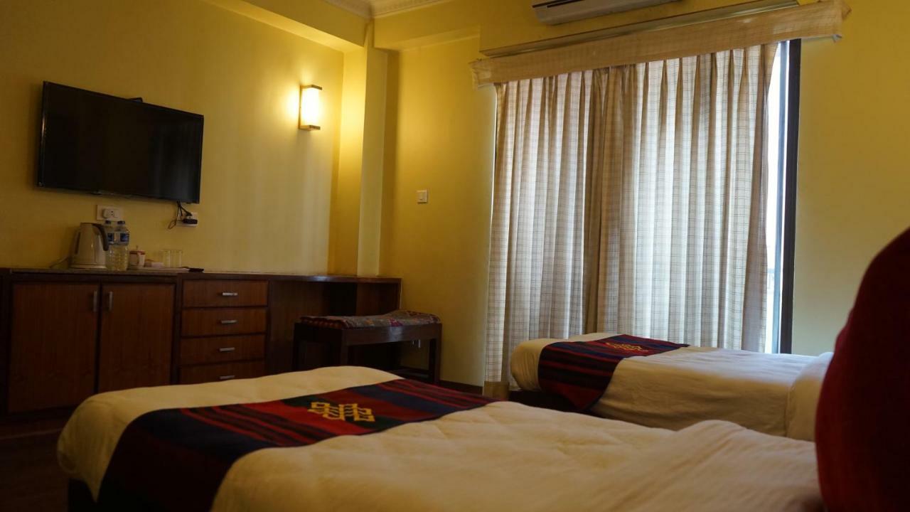 Hotel Siddhi Manakamana Катманду Екстериор снимка